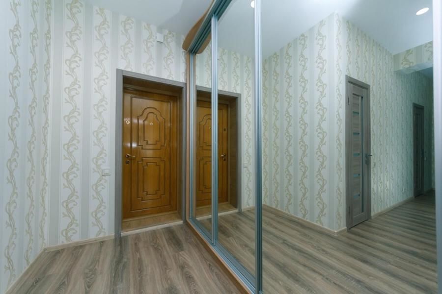 Апартаменты New spacious apartment. Obolonskaya Embankment. golf Club Киев-11